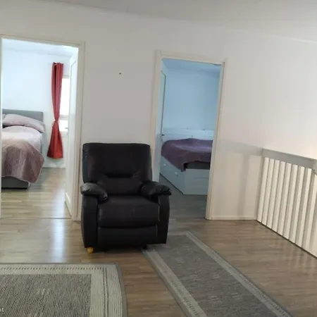 ゲストハウス Spacious Modern 15 Minutes From Airport